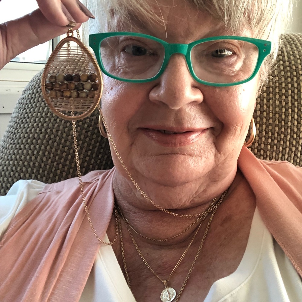 Meet your Posher, Carol